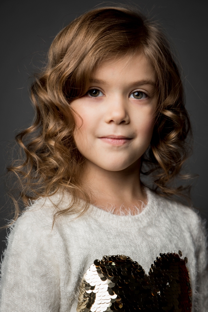 Ева Аширова - аккредитованная модель для участия в подиумных показах на Междунродной Детской Неделе моды